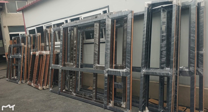 鞍山市天乙門窗工業(yè)有限公司沈陽經(jīng)銷商所訂貨品已完成，經(jīng)過檢驗(yàn)后進(jìn)行包裝，準(zhǔn)備發(fā)貨